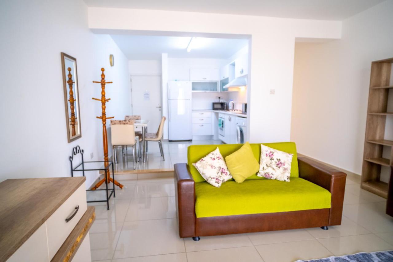 Spacious Three-Bedroom Apartment With Sea View A3 Kirenia Zewnętrze zdjęcie