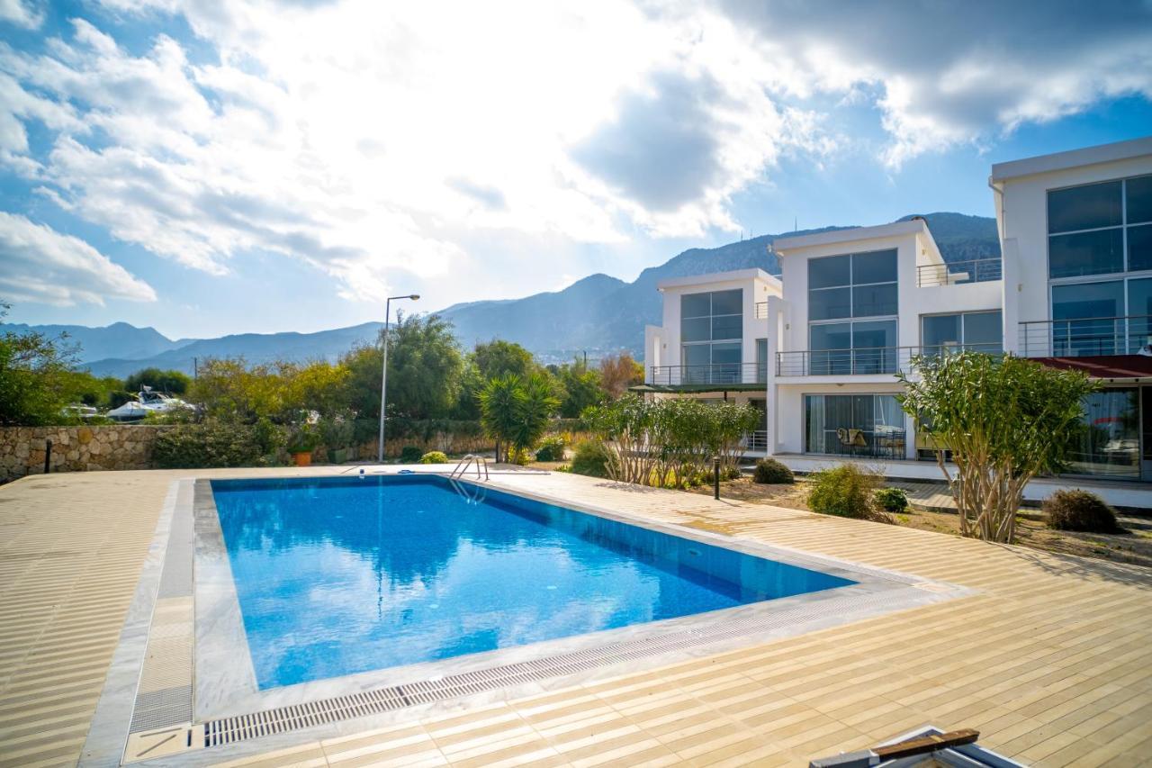 Spacious Three-Bedroom Apartment With Sea View A3 Kirenia Zewnętrze zdjęcie